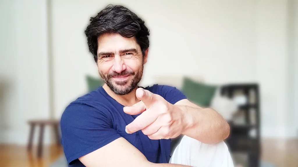 Pedro, the teacher behind Portuguesepedia.
